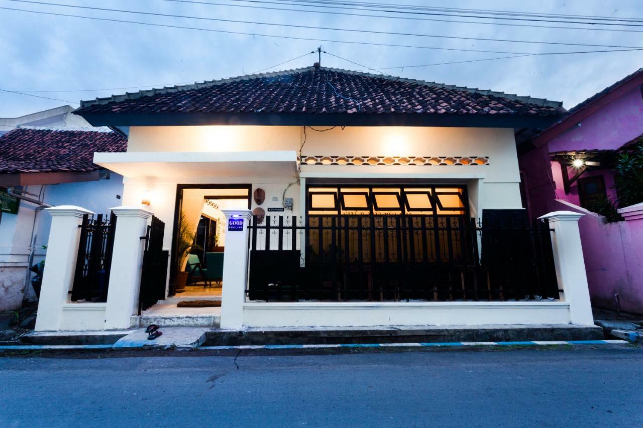 Good Feeling Hostel Banyuwangi  Exterior photo